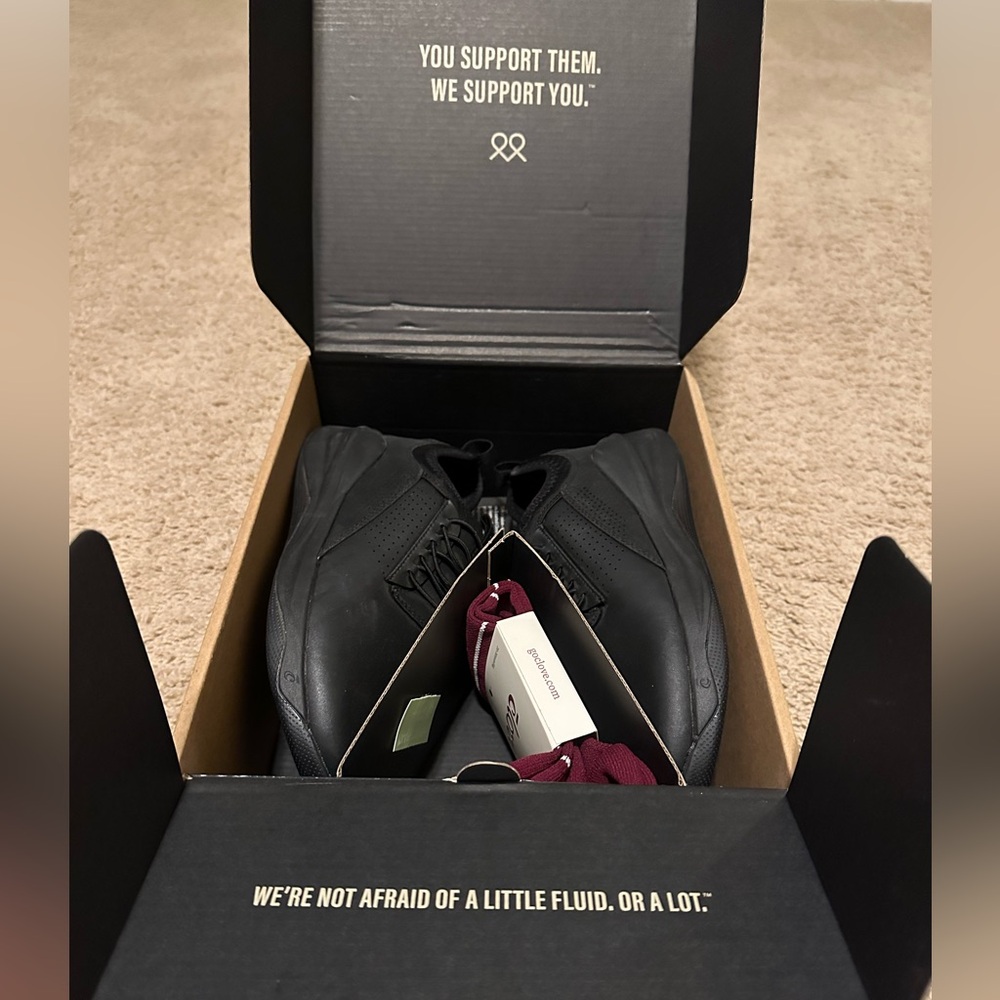 Clove Women’s Black Shoes New with Box and Extras